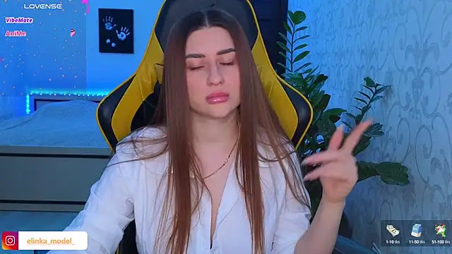 Snapshot of Elishka_ chatting on 03/22/25, 04:58 Elishka online show from 03/22/25, 04:58