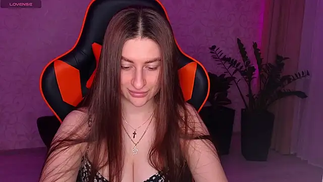 Snapshot of Elishka_ chatting on 09/21/25, 08:43 Elishka online show from 09/21/25, 08:43