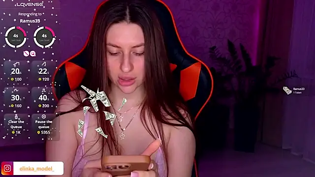 Snapshot of Elishka_ chatting on 10/04/25, 07:01 Elishka online show from 10/04/25, 07:01