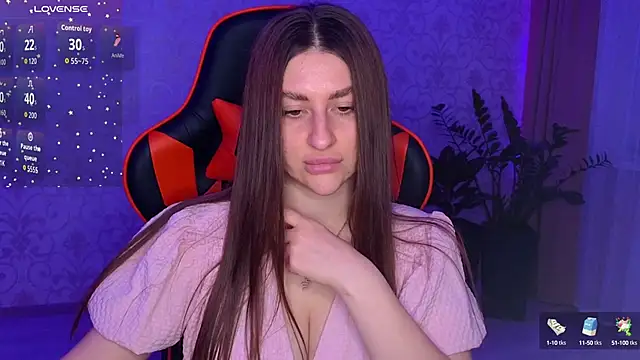 Snapshot of Elishka_ chatting on 10/12/25, 05:45 Elishka online show from 10/12/25, 05:45