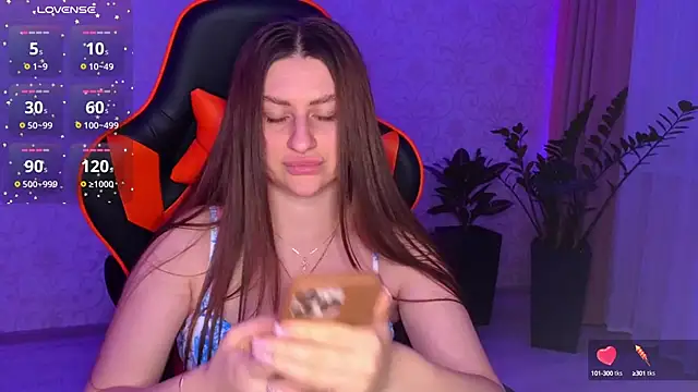 Snapshot of Elishka_ chatting on 10/15/25, 05:35 Elishka online show from 10/15/25, 05:35