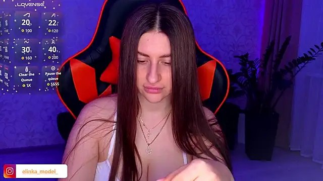 Snapshot of Elishka_ chatting on 10/18/25, 05:57 Elishka online show from 10/18/25, 05:57