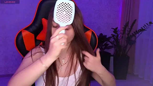 Snapshot of Elishka_ chatting on 10/20/25, 08:09 Elishka online show from 10/20/25, 08:09