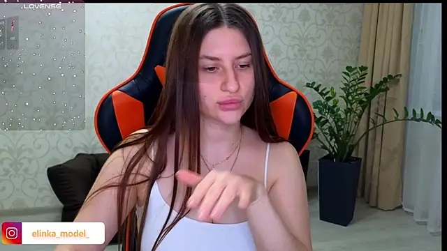 Snapshot of Elishka_ chatting on 11/06/25, 07:37 Elishka online show from 11/06/25, 07:37