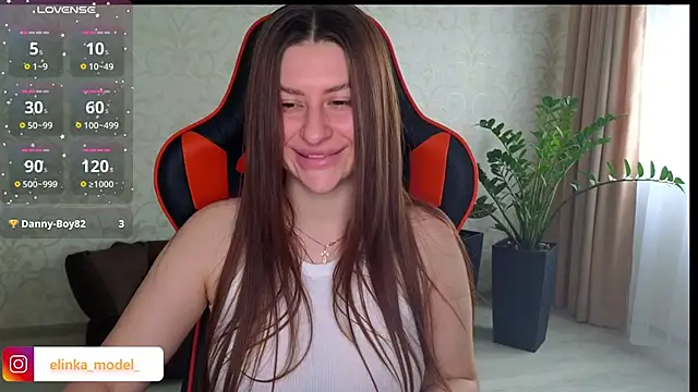 Snapshot of Elishka_ chatting on 11/12/25, 07:53 Elishka online show from 11/12/25, 07:53