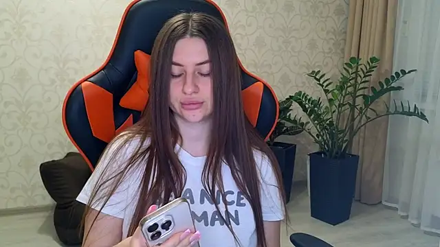 Snapshot of Elishka_ chatting on 11/15/25, 10:26 Elishka online show from 11/15/25, 10:26