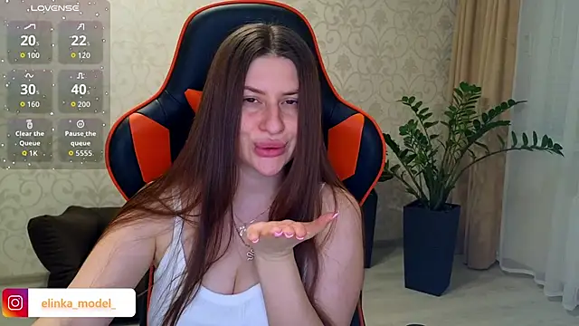 Snapshot of Elishka_ chatting on 11/24/25, 09:47 Elishka online show from 11/24/25, 09:47