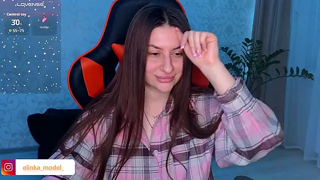 Snapshot of Elishka_ chatting on 11/26/25, 10:11 Elishka online show from 11/26/25, 10:11