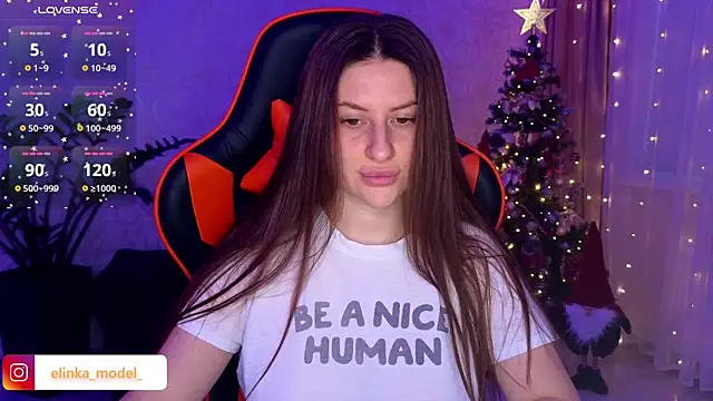 Snapshot of Elishka_ chatting on 12/15/25, 05:44 Elishka online show from 12/15/25, 05:44