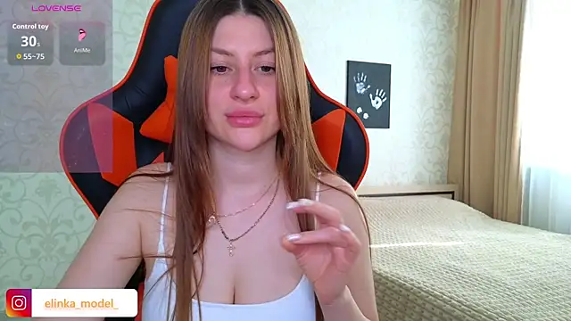 Snapshot of Elishka_ chatting on 06/20/26, 04:37 Elishka online show from 06/20/26, 04:37