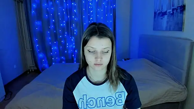 Snapshot of SoniNesti chatting on 12/12/24, 03:27 SoniNesti online show from 12/12/24, 03:27