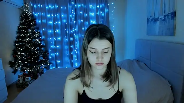 Snapshot of SoniNesti chatting on 12/26/24, 01:21 SoniNesti online show from 12/26/24, 01:21