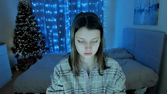 Snapshot of SoniNesti chatting on 12/31/24, 12:46 SoniNesti online show from 12/31/24, 12:46