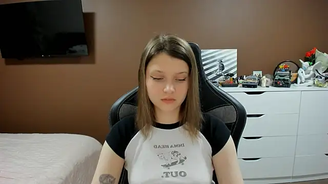 SoniNesti online show from 04/16/26, 02:29