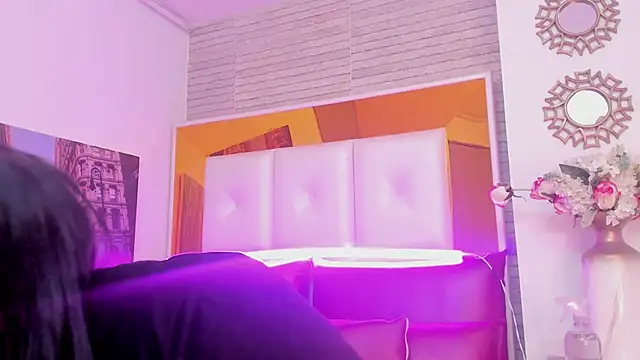 Snapshot of ShaniaBrownn chatting on 11/06/25, 07:37 ShaniaBrownn online show from 11/06/25, 07:37