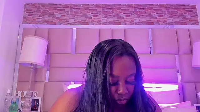 Snapshot of ShaniaBrownn chatting on 11/12/25, 07:46 ShaniaBrownn online show from 11/12/25, 07:46