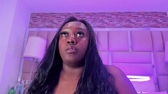 Snapshot of ShaniaBrownn chatting on 11/15/25, 07:43 ShaniaBrownn online show from 11/15/25, 07:43