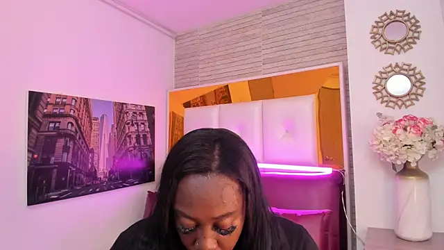 Snapshot of ShaniaBrownn chatting on 12/02/25, 07:42 ShaniaBrownn online show from 12/02/25, 07:42