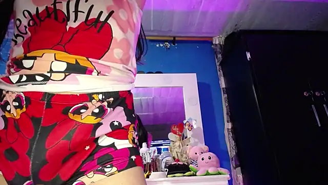 Snapshot of Lunahoney1 chatting on 02/13/26, 07:32 Lunahoney1 online show from 02/13/26, 07:32