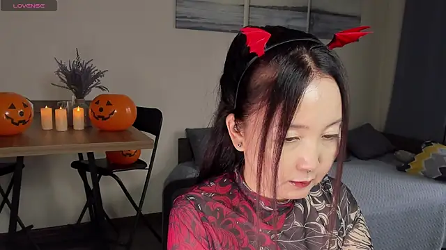 AvroraSakura online show from 10/30/25, 11:22