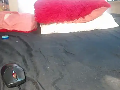 Misswhiteee online show from 02/14/25, 06:02