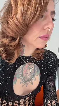 Evangelyne 1 online show from 11/17/25, 01:06