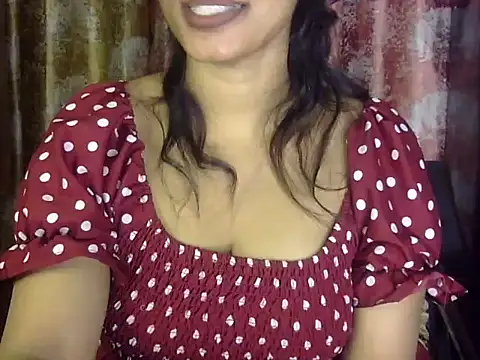 Snapshot of SEXY-MAHI- chatting on 02/11/25, 06:33 SEXY-MAHI- online show from 02/11/25, 06:33