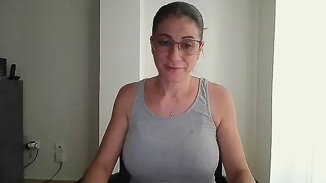 Sanada hot online show from 10/04/25, 08:23