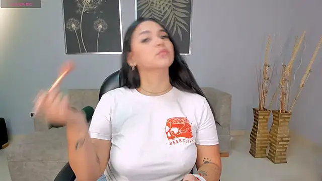 ToriCrossX online show from 01/21/25, 12:18