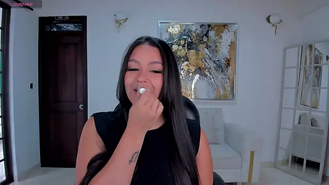 ToriCrossX online show from 01/29/25, 12:45