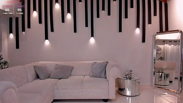 ToriCrossX online show from 02/04/25, 08:49