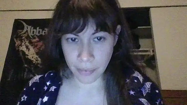 Snapshot of petitedoll29 chatting on 12/04/24, 03:15 petitedoll29 online show from 12/04/24, 03:15