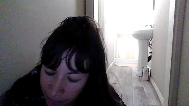 Snapshot of petitedoll29 chatting on 12/03/25, 09:46 petitedoll29 online show from 12/03/25, 09:46