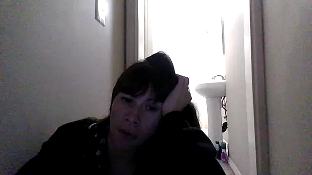 Snapshot of petitedoll29 chatting on 12/05/25, 01:14 petitedoll29 online show from 12/05/25, 01:14