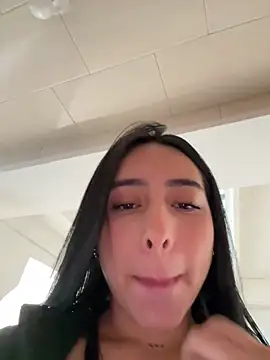 Snapshot of isabella_jade chatting on 10/27/25, 01:15 isabella jade online show from 10/27/25, 01:15