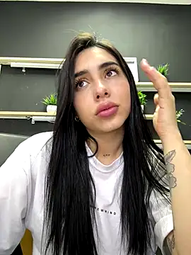 Snapshot of isabella_jade chatting on 11/06/25, 01:45 isabella jade online show from 11/06/25, 01:45