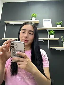 Snapshot of isabella_jade chatting on 11/07/25, 01:11 isabella jade online show from 11/07/25, 01:11