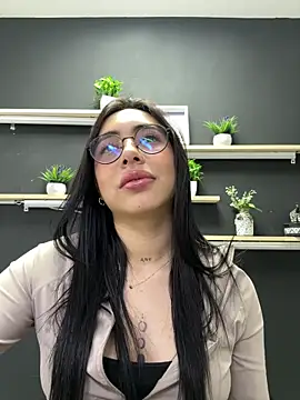 Snapshot of isabella_jade chatting on 11/08/25, 01:22 isabella jade online show from 11/08/25, 01:22