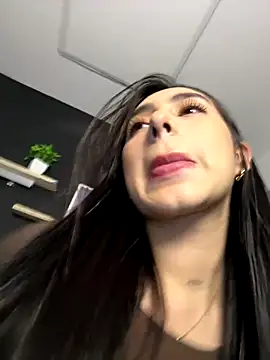 Snapshot of isabella_jade chatting on 11/22/25, 01:04 isabella jade online show from 11/22/25, 01:04