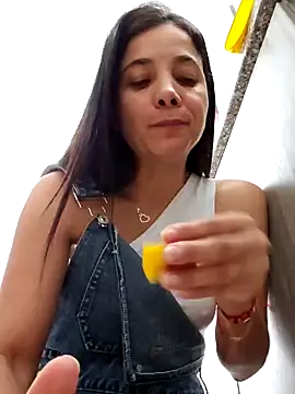 Snapshot of miaeyes chatting on 12/09/24, 03:22 miaeyes online show from 12/09/24, 03:22