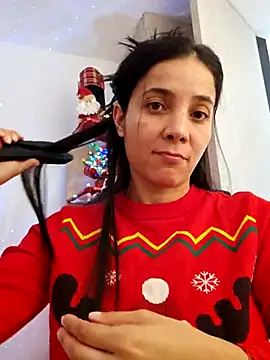 Snapshot of miaeyes chatting on 12/24/24, 05:13 miaeyes online show from 12/24/24, 05:13