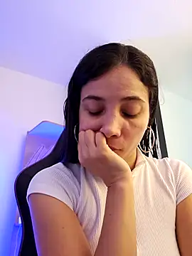 Snapshot of miaeyes chatting on 01/10/25, 01:20 miaeyes online show from 01/10/25, 01:20