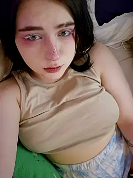 Snapshot of Yammy_Yumi chatting on 01/12/25, 06:49 Yammy Yumi online show from 01/12/25, 06:49