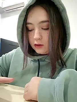 Snapshot of Yammy_Yumi chatting on 11/04/25, 04:11 Yammy Yumi online show from 11/04/25, 04:11