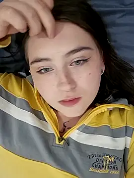 Snapshot of Yammy_Yumi chatting on 11/09/25, 08:51 Yammy Yumi online show from 11/09/25, 08:51