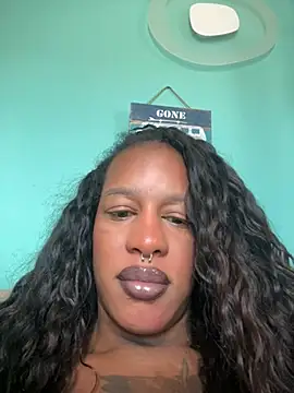 Snapshot of BadMilla_ chatting on 07/02/26, 11:49 BadMilla online show from 07/02/26, 11:49