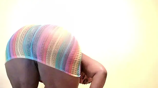 Snapshot of Queen_BootyXXX chatting on 03/21/25, 02:28 Queen BootyXXX online show from 03/21/25, 02:28