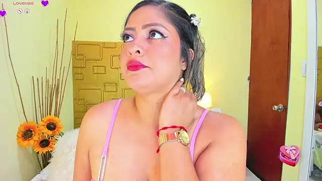 Snapshot of Julia_Haye chatting on 01/28/25, 05:00 Julia Haye online show from 01/28/25, 05:00