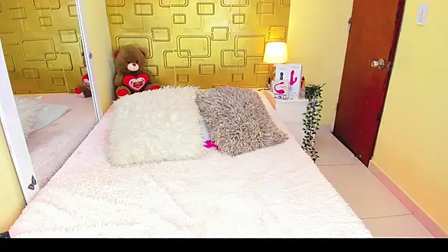 Snapshot of Julia_Haye chatting on 09/29/25, 03:22 Julia Haye online show from 09/29/25, 03:22