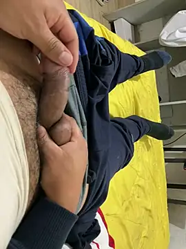 Snapshot of elvis0966 chatting on 03/17/25, 03:36 elvis0966 online show from 03/17/25, 03:36